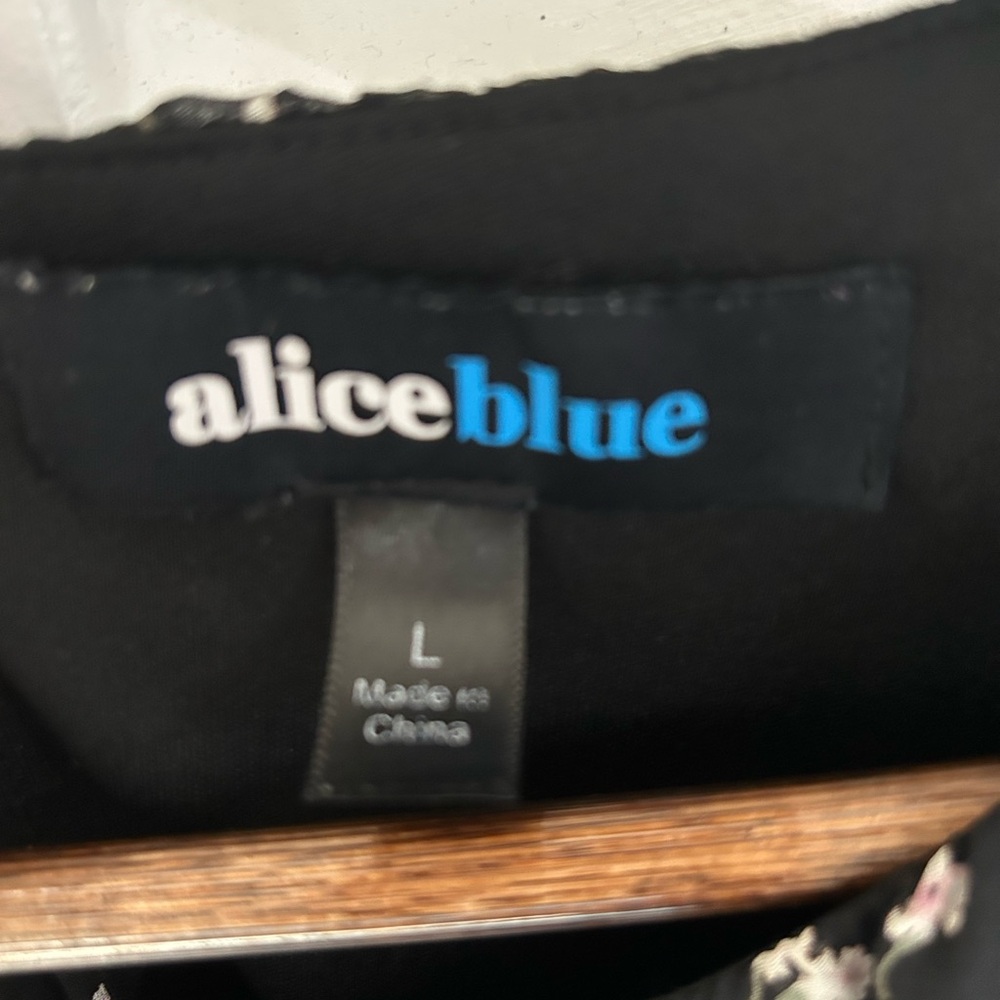 Alice Blue Black and White Floral Blouse - Picture 2 of 10